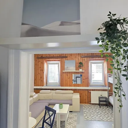 Bright With Free Parking Apartamento Liubliana